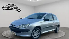 Grigio chiaro Usata 2005 Peugeot 206 Due volumi | 1350 € (Ottimo prezzo)