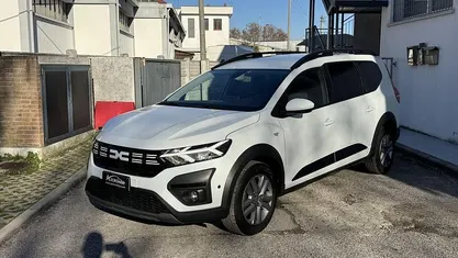 Usata 2023 Dacia Jogger Expression Monovolume | 15.700 € (Buon prezzo)
