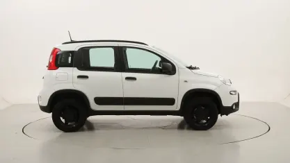 Usata Fiat Panda 4x4 Wild 85 CV (62 kW) 2022 Biancobianco Utilitaria