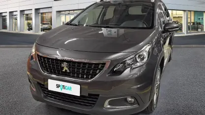 Usata Peugeot 2008 Signature Sky 102 CV (75 kW) 2019 Grigio SUV