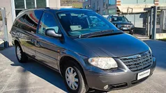 Grigio Usata 2005 Chrysler Voyager Limited Monovolume | 2900 € (Buon prezzo)