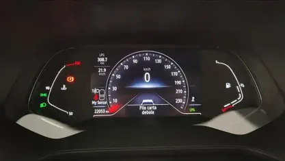 Usata Renault Captur Techno 101 CV (74 kW) 2023 Blu scuro SUV