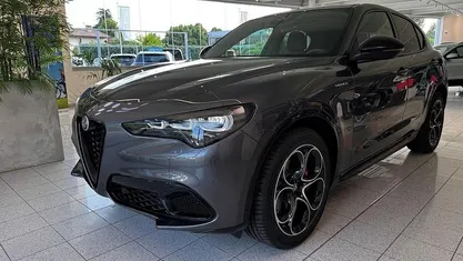Usata Alfa Romeo Stelvio Veloce 209 CV (153 kW) 2025 SUV