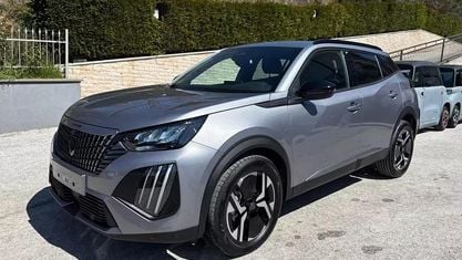 Usado Peugeot 2008 Allure 102 HP (75 kW) 2025 Cinzento SUV