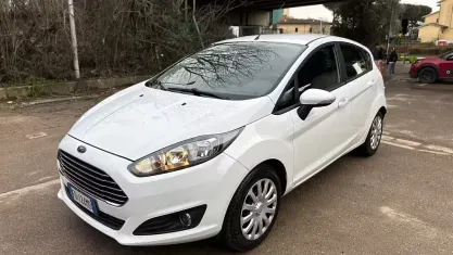 Usata Ford Fiesta Business Edition 75 CV (55 kW) 2016 Bianco Utilitaria