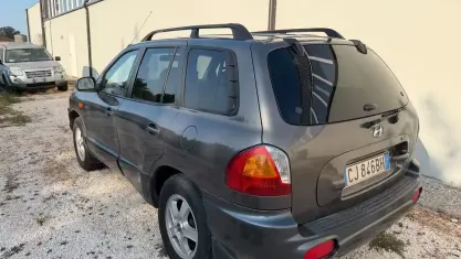 Usata Hyundai Santa Fe GLS 113 CV (83 kW) 2003 Grigio SUV