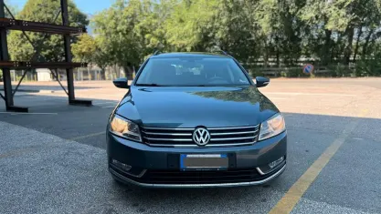 Usata VW Passat Highline 140 CV (102 kW) 2014 Grigio Station wagon