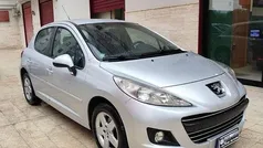 Argento Usata 2011 Peugeot 207 Tre volumi | 3890 € (Buon prezzo)