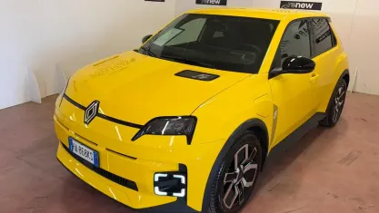 Usata Renault 5 E-Tech Urban 77 kW (106 CV) 2025 Giallo Berlina