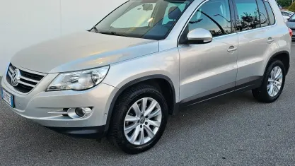 Usata VW Tiguan Sportline 140 CV (102 kW) 2009 Argento SUV