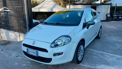Usata Fiat Punto Lounge 69 CV (50 kW) 2014 Bianco Utilitaria