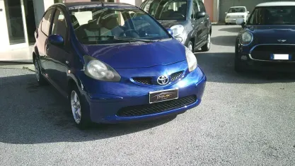 Usata Toyota Aygo Sol 68 CV (50 kW) 2007 Blu Utilitaria