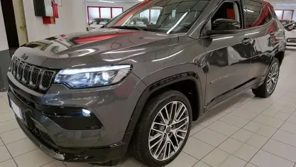 Usata Jeep Compass Summit 131 CV (96 kW) 2025 Grigio scuro SUV