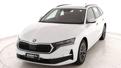 Usata Skoda Octavia Executive 150 CV (110 kW) 2025 Bianco Station wagon