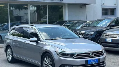 Usata VW Passat Highline 150 CV (110 kW) 2017 Grigio Station wagon