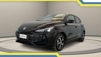 Nuova MG MG3 Luxury 102 CV (75 kW) 2026 Rosso / metallizzato Utilitaria
