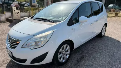 Usata Opel Meriva Cosmo 95 CV (69 kW) 2012 Bianco Monovolume
