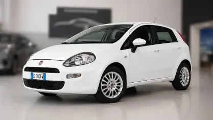 Usata Fiat Punto Street 69 CV (50 kW) 2014 Bianco Utilitaria