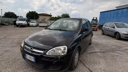 Usata Opel Corsa Cosmo 80 CV (58 kW) 2005 Nero Utilitaria
