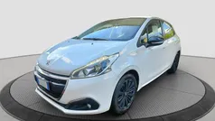 Bianco Usata 2016 Peugeot 208 Active Due volumi | 7500 € (Buon prezzo)
