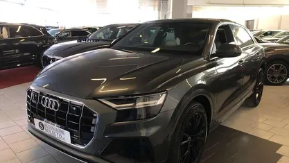 Grigio Usata 2020 Audi Q8 Sport SUV | 69.800 € (Molto cara)