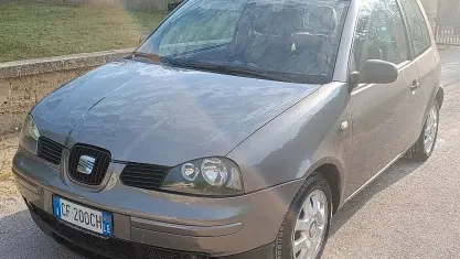 Usata Seat Arosa Stella 50 CV (36 kW) 2003 Grigio Utilitaria