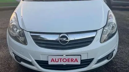 Bianco Usata 2010 Opel Corsa Edition Tre volumi | 3700 € (Buon prezzo)