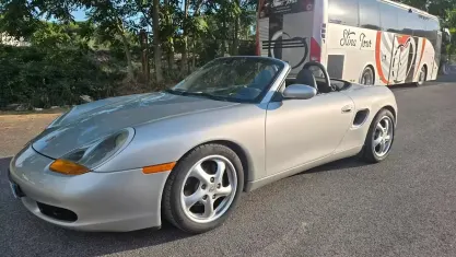 Usata Porsche 986 Boxster 204 CV (150 kW) 1999 Grigio Cabrio