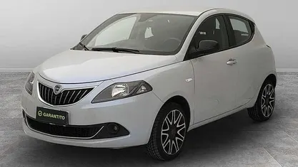 Grigio sfrenato Usata 2022 Lancia Ypsilon Silver Utilitaria | 9990 € (Ottimo prezzo)