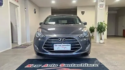 Usata Hyundai ix20 Comfort 90 CV (66 kW) 2015 Grigio Utilitaria