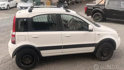 Usata 2011 Fiat Panda 4x4 Climbing Due volumi | 4800 € (Buon prezzo)