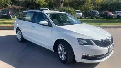 Usata Skoda Octavia G-TEC Executive 130 CV (95 kW) 2020 Bianco Station wagon