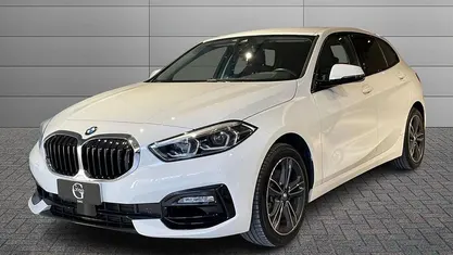 Usata BMW 118 Sport Line 140 CV (102 kW) 2020 Bianca Utilitaria