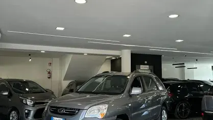 Usata Kia Sportage Active 137 CV (100 kW) 2009 Grigio SUV