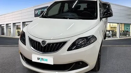 Usata Lancia Ypsilon 70 CV (51 kW) 2024 Utilitaria