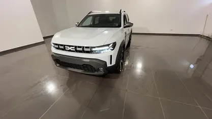 Bianco metallizzato Nuova 2026 Dacia Duster Journey | 25.400 € (Buon prezzo)