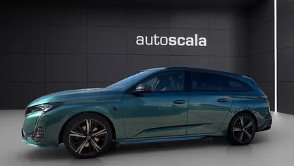 Verde Usata 2022 Peugeot 308 GT Tre volumi | 20.490 € (Buon prezzo)