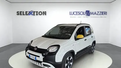 Usata Fiat Panda Cross Cross 69 CV (50 kW) 2025 Utilitaria