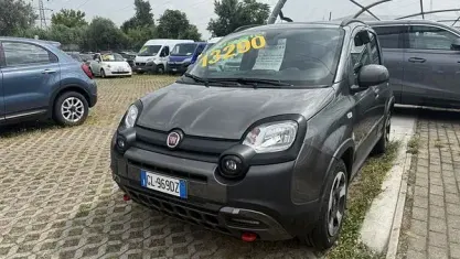 Usata Fiat Panda Cross Cross 69 CV (50 kW) 2023 Grigio Utilitaria