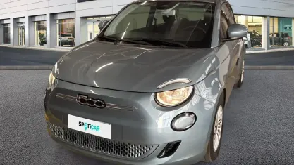 Usata Fiat 500e Action 69 kW (95 CV) 2022 Blu Utilitaria