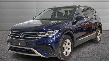 Begagnad VW Tiguan Allspace Elegance 200 HK (147 kW) 2023 Blå SUV