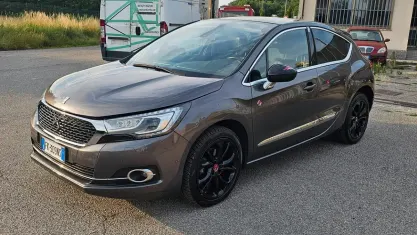 Usata DS Automobiles DS4 Sport Chic 120 CV (88 kW) 2016 Marrone Berlina