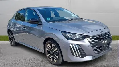 Usata Peugeot 208 Allure 100 CV (73 kW) 2025 Grigio Utilitaria