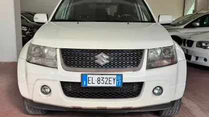 Usata Suzuki Grand Vitara 129 CV (94 kW) 2012 Bianco SUV