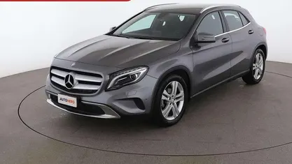 Usata Mercedes GLA200 136 CV (100 kW) 2017 Grigio SUV