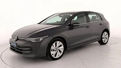 Dolphin grey metallizzato Usata 2025 VW Golf Style Berlina | 32.900 € (Buon prezzo)