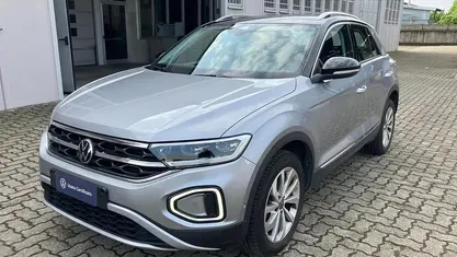 Usata VW T-Roc Style 110 CV (80 kW) 2023 Pyrit silver metallizzato nero SUV