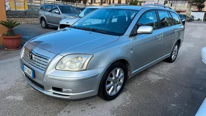 Usata Toyota Avensis 115 CV (84 kW) 2004 Grigio Station wagon