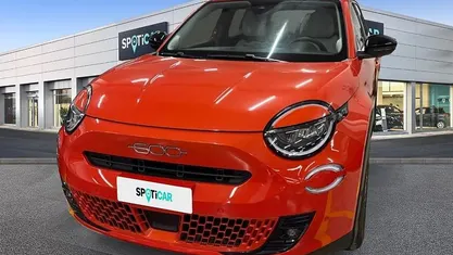 Usata Fiat 600 La Prima 114 kW (156 CV) 2024 Arancione SUV