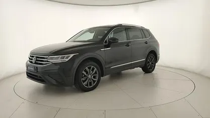 Usata VW Tiguan Allspace Life 150 CV (110 kW) 2022 Deep black perlato SUV